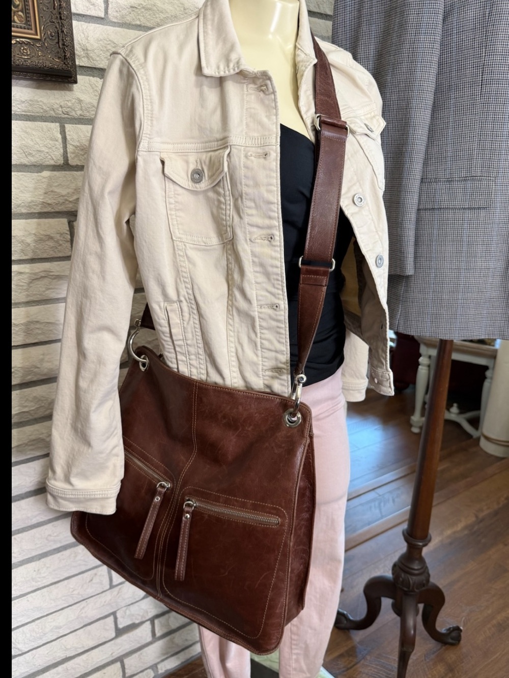 CRIZ Swiss Messenger Unisex Crossbody Bag Handmade Minimalist Quiet Luxury EUC